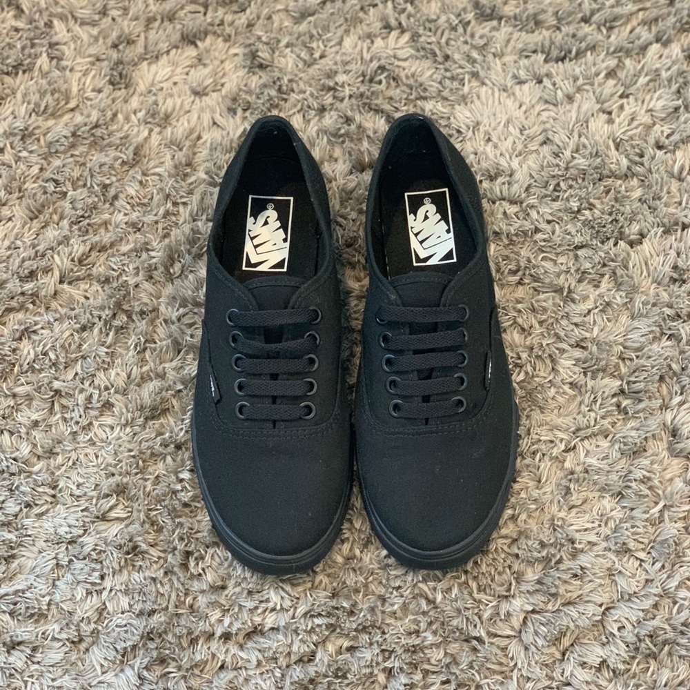 All Black Vans Lo Pro